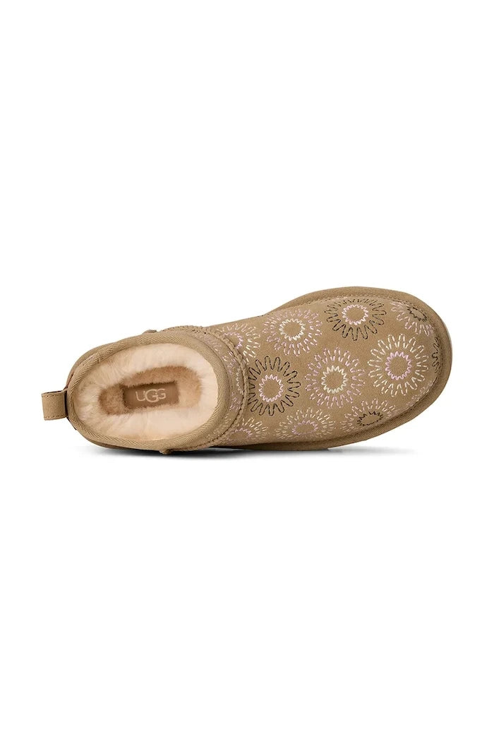 Велурени чехли UGG W Classic Micro Sun Stitch