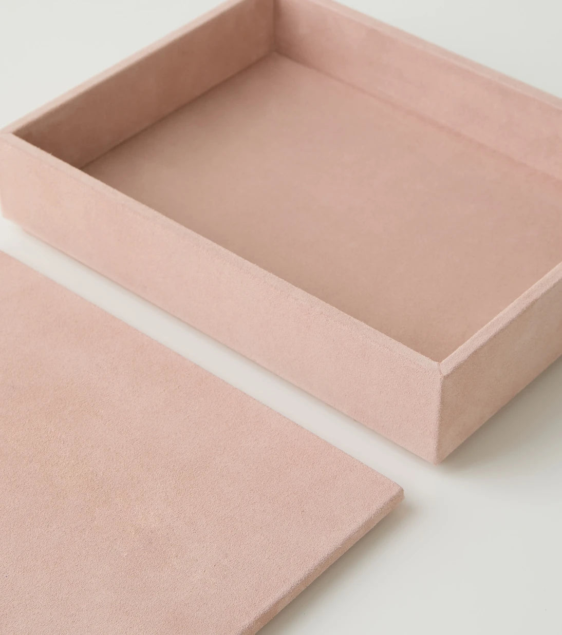 Michaël Verheyden - Suede and wooden letterbox