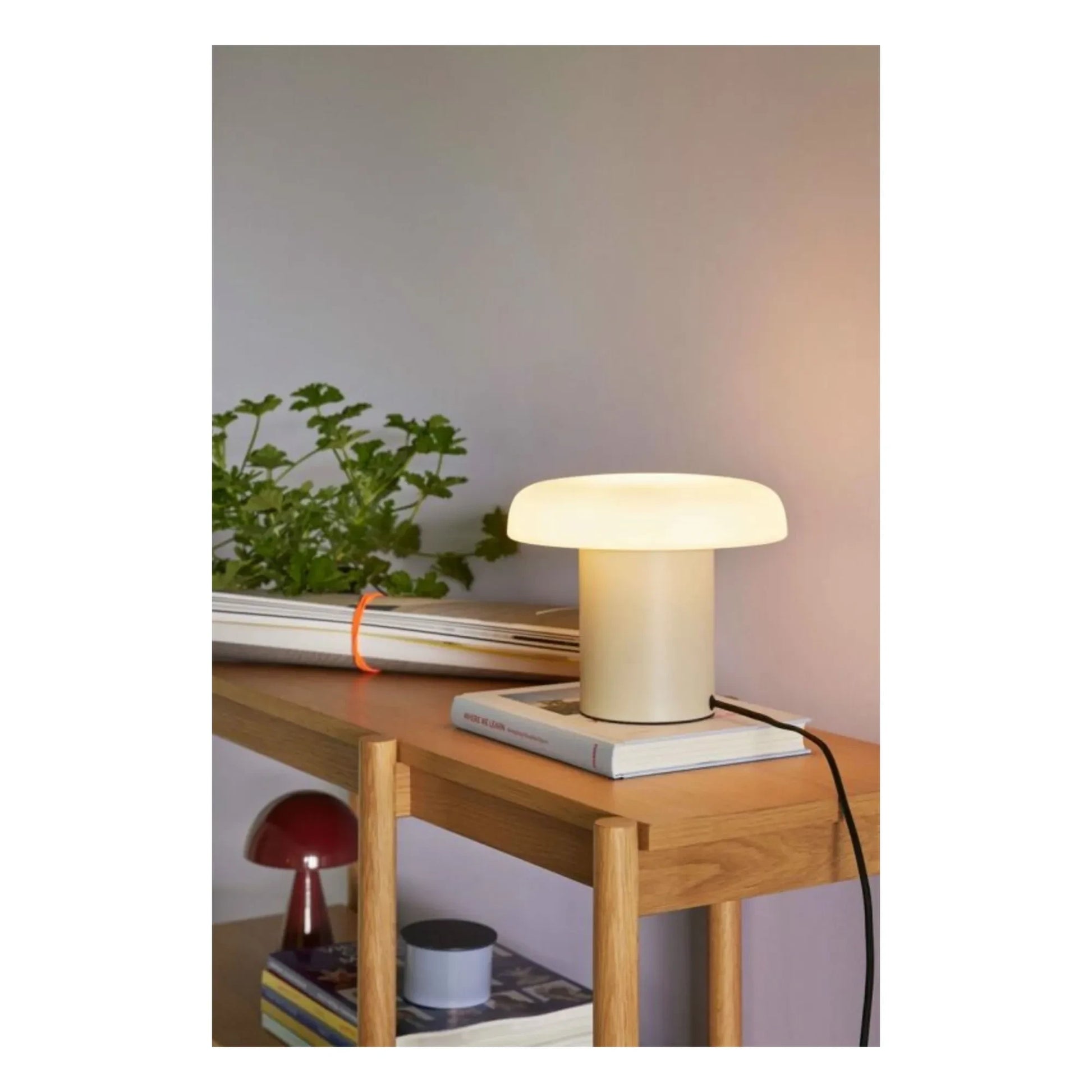 Hübsch - Atelier glass table lamp  | Sand