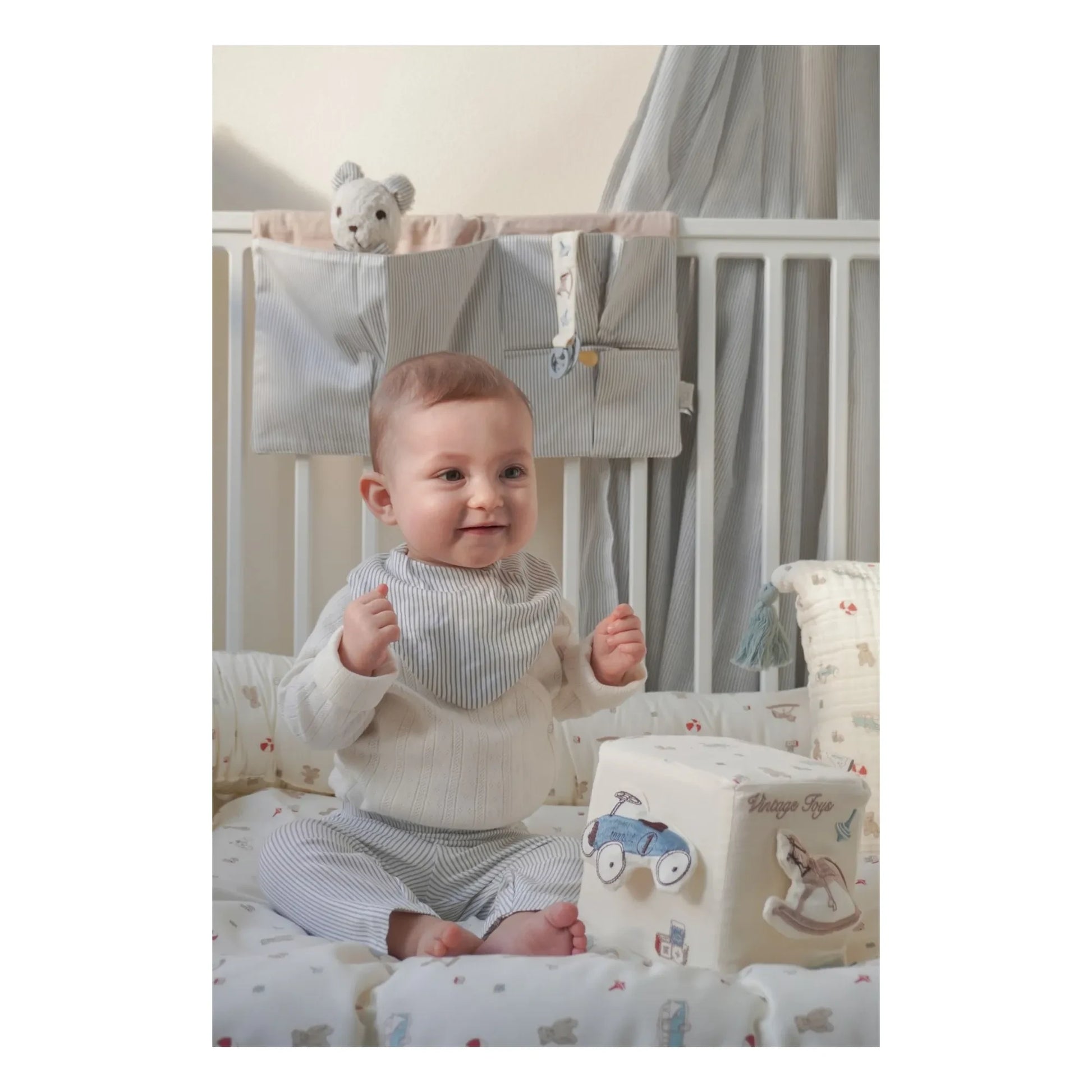 Cam Cam - Vintage Toys activity cube | Beige