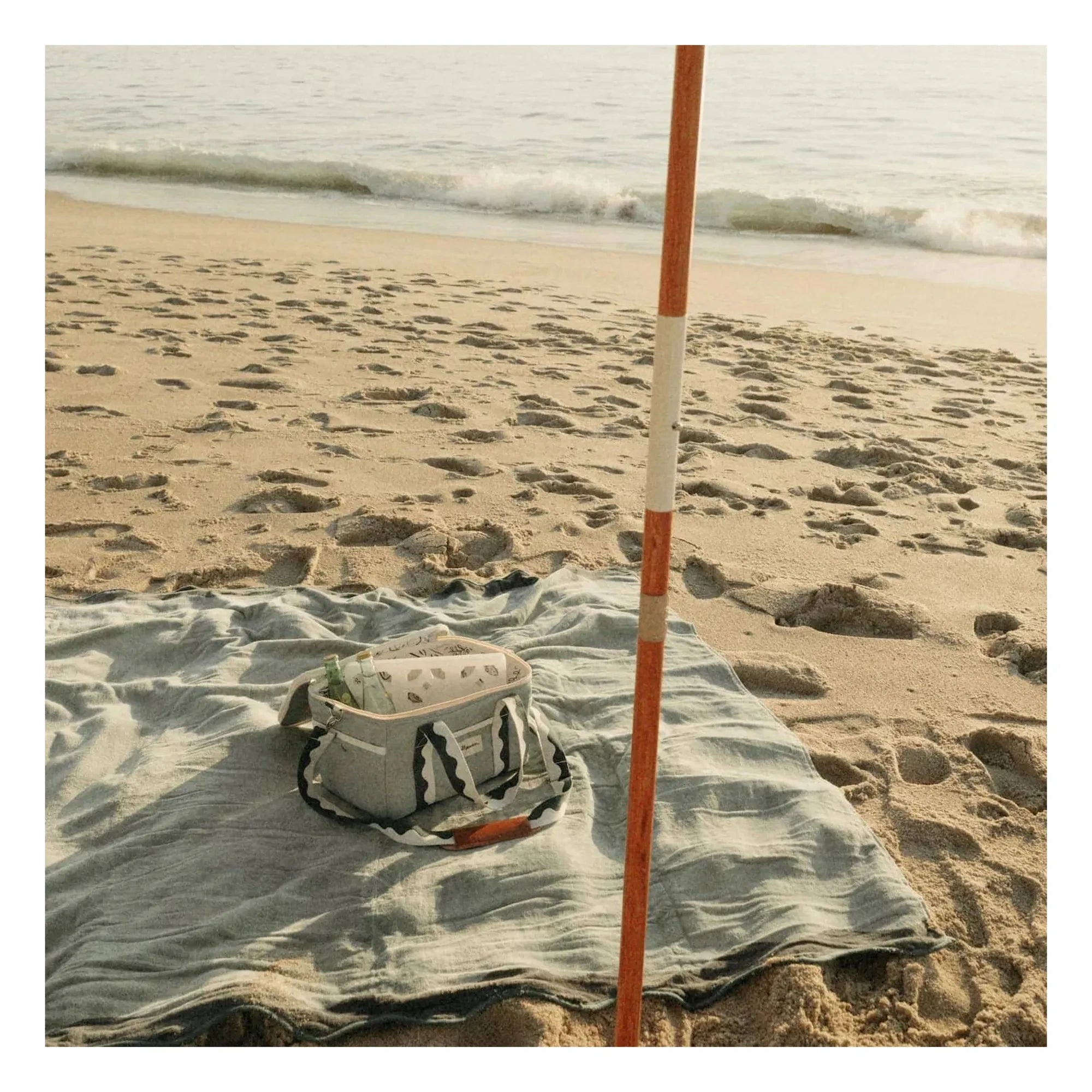 Business & Pleasure Co. - Beach towel with hole | Green