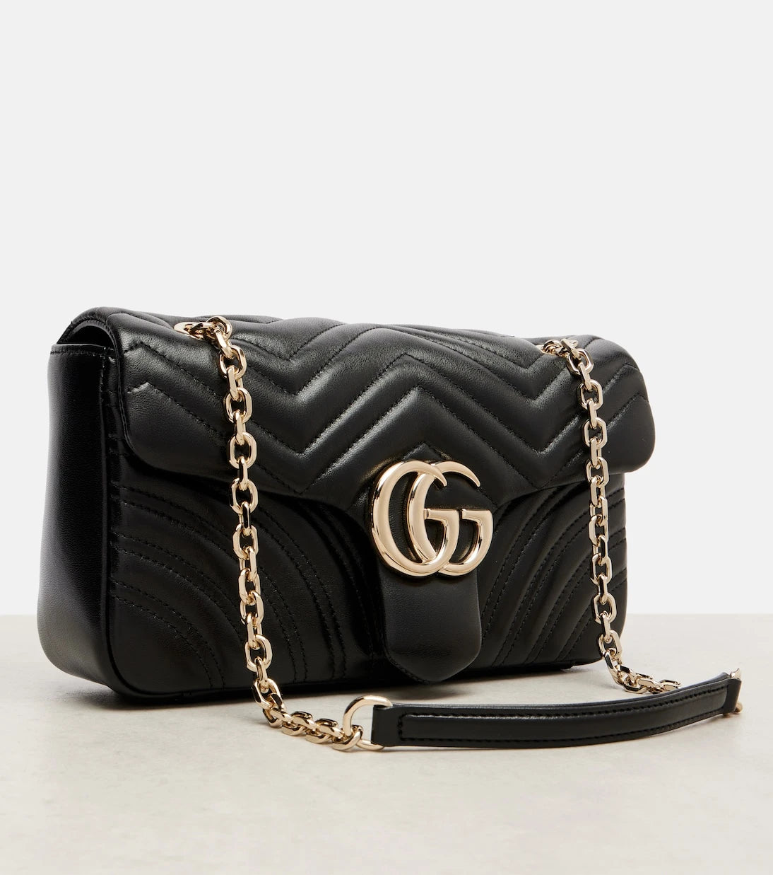 Gucci - GG Marmont Medium leather shoulder bag
