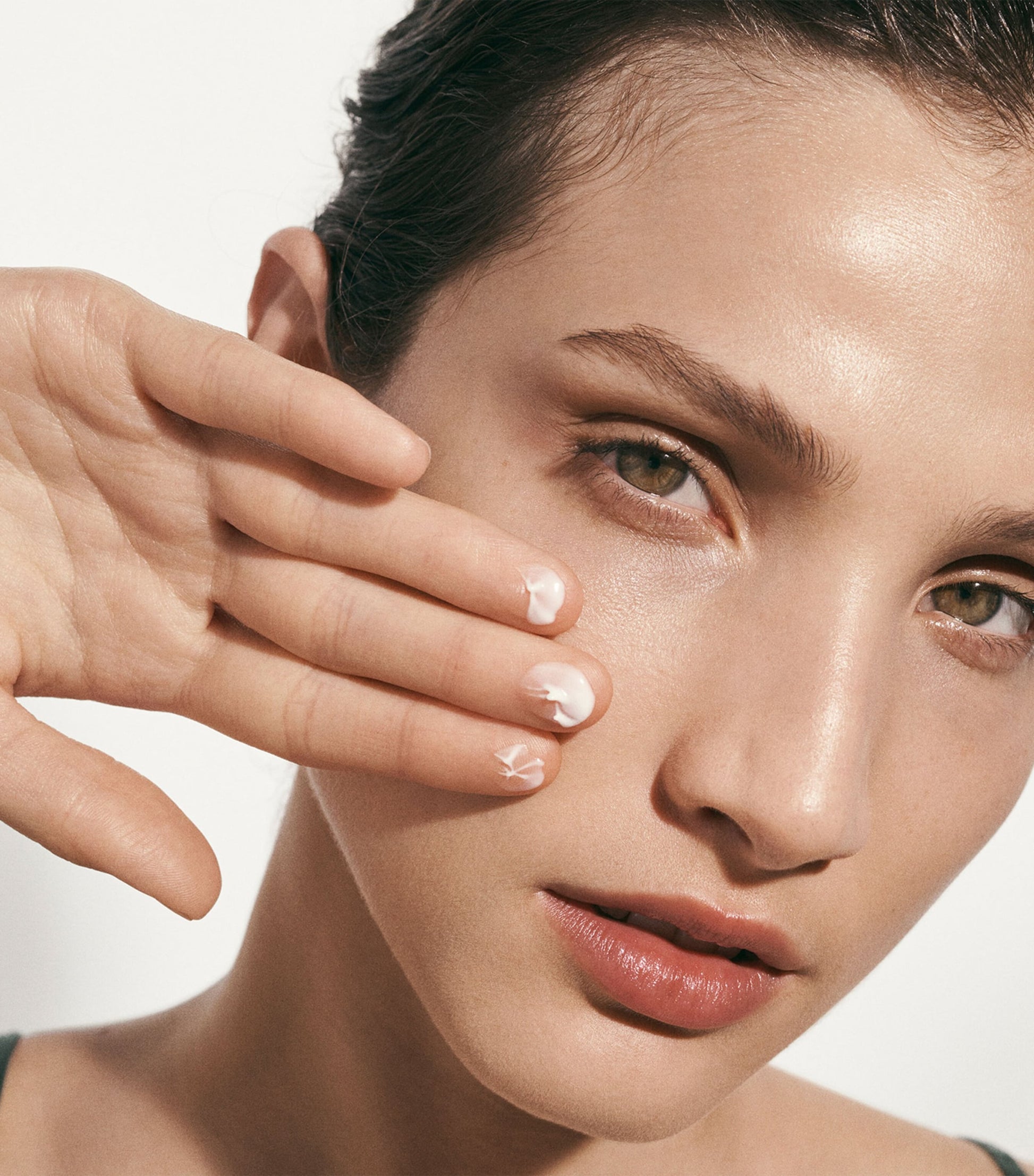 The Moisturizing Soft Cream Gift Set (Worth £390)