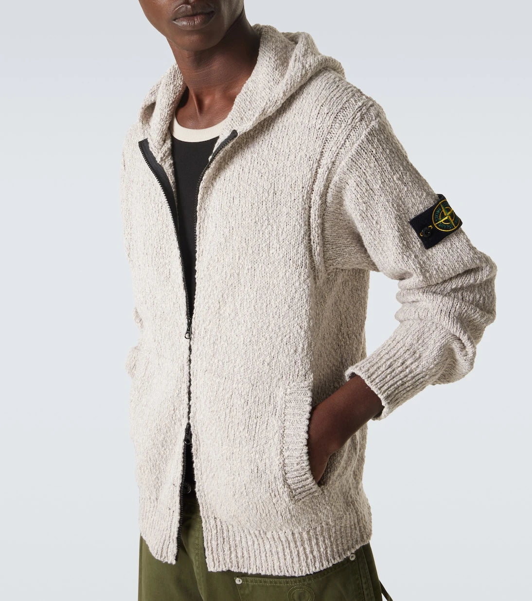 Stone Island - سترة بغطاء رأس بسحاب من القطن بنمط البوصلة