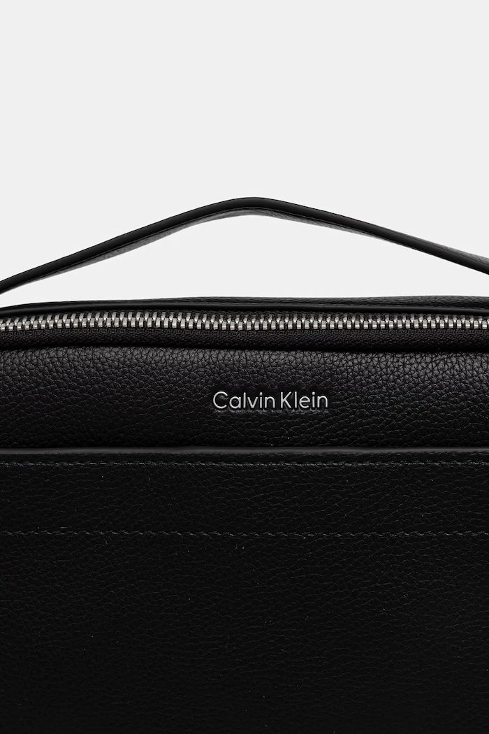Calvin Klein erkek suni deri omuz çantası