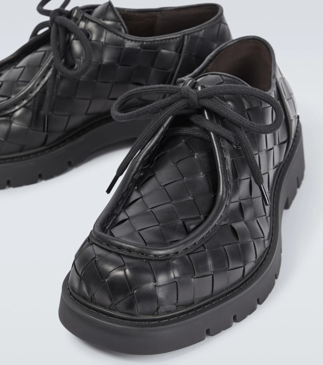 Bottega Veneta - حذاء ديربي من جلد سمك الحدوق