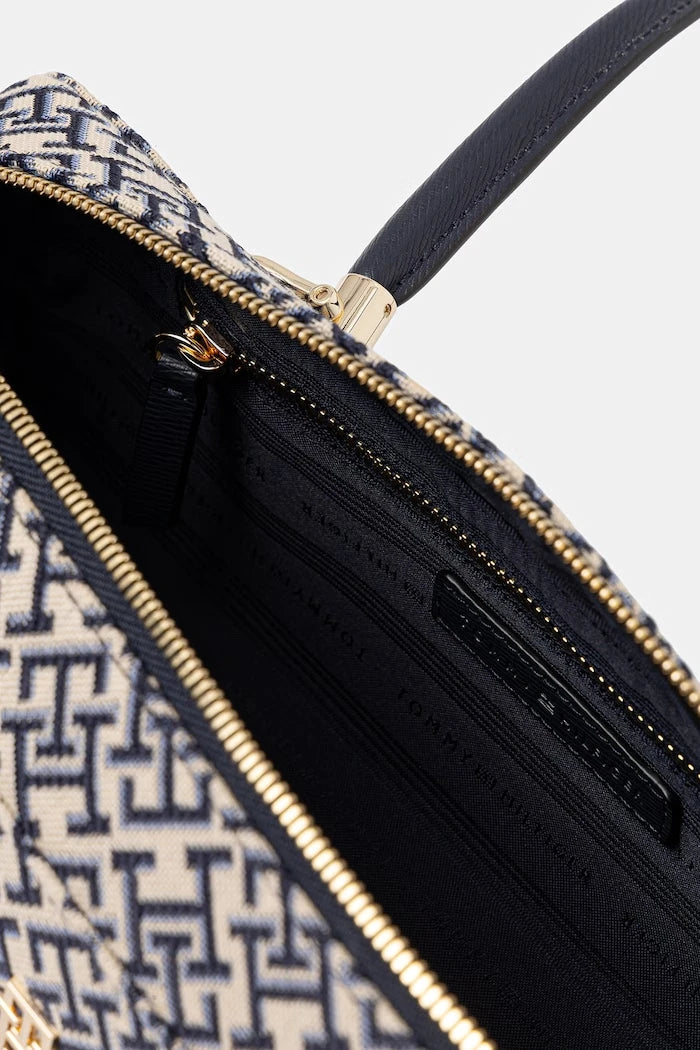 Tommy Hilfiger kadın baget çanta