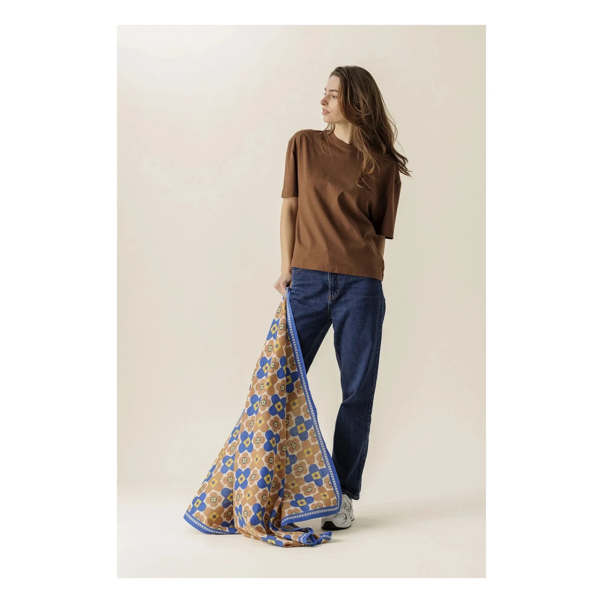 Apaches - Large Scarf Latika Flowers | Blue