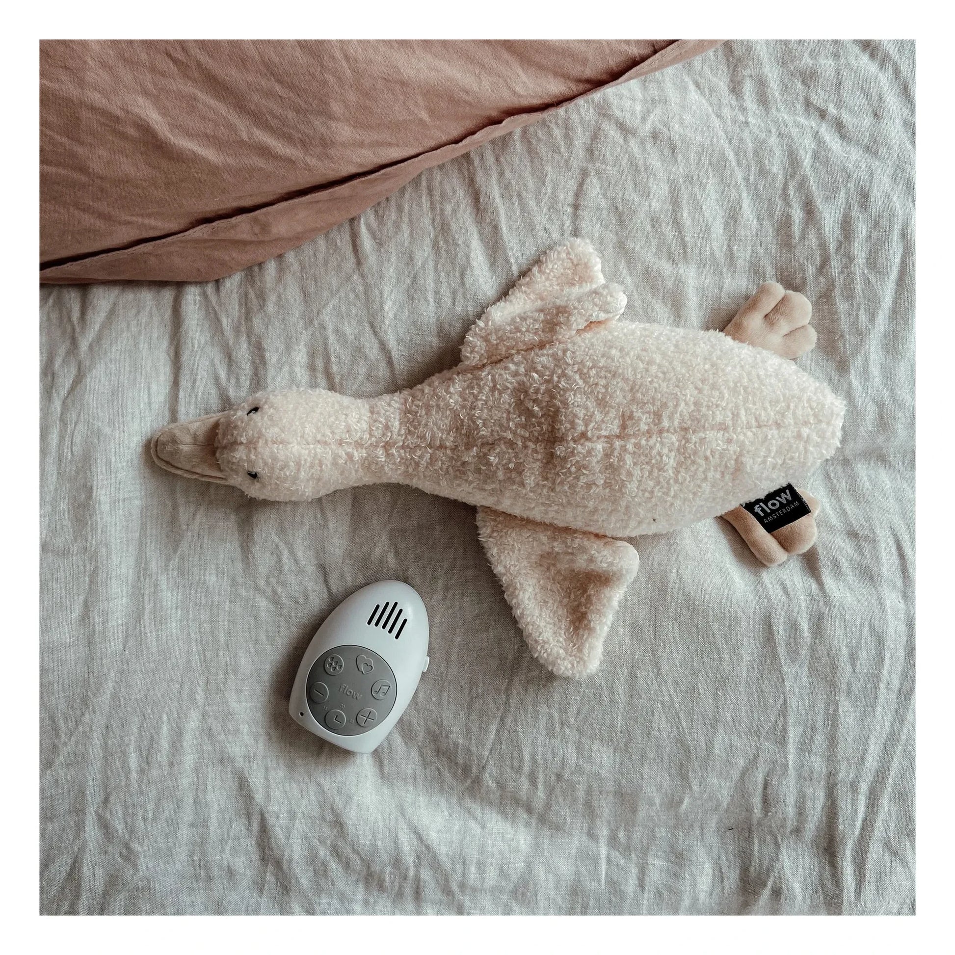 Flow - Liva white noise plush | Beige