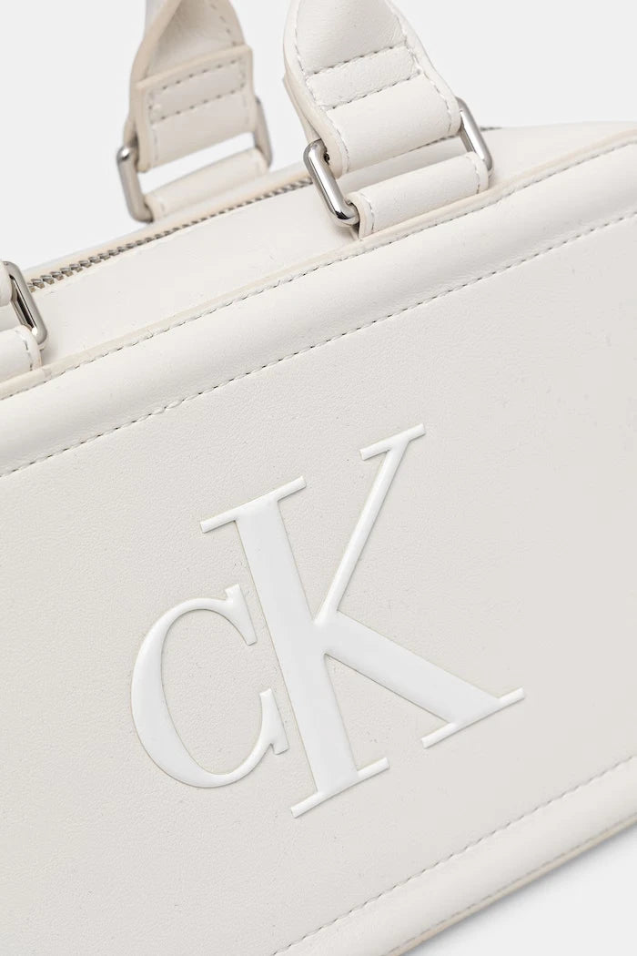Calvin Klein suni deri kadın çantası
