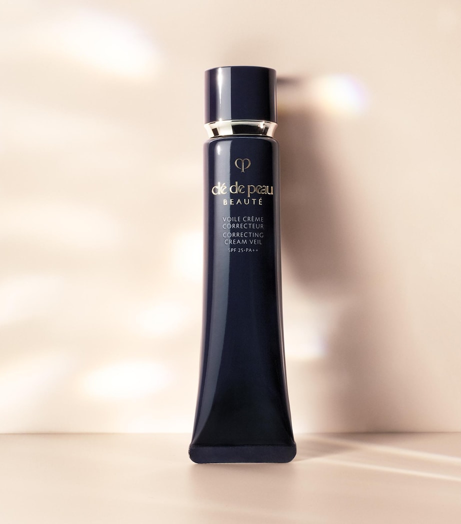 Clé de Peau Beauté Correcting Cream Veil