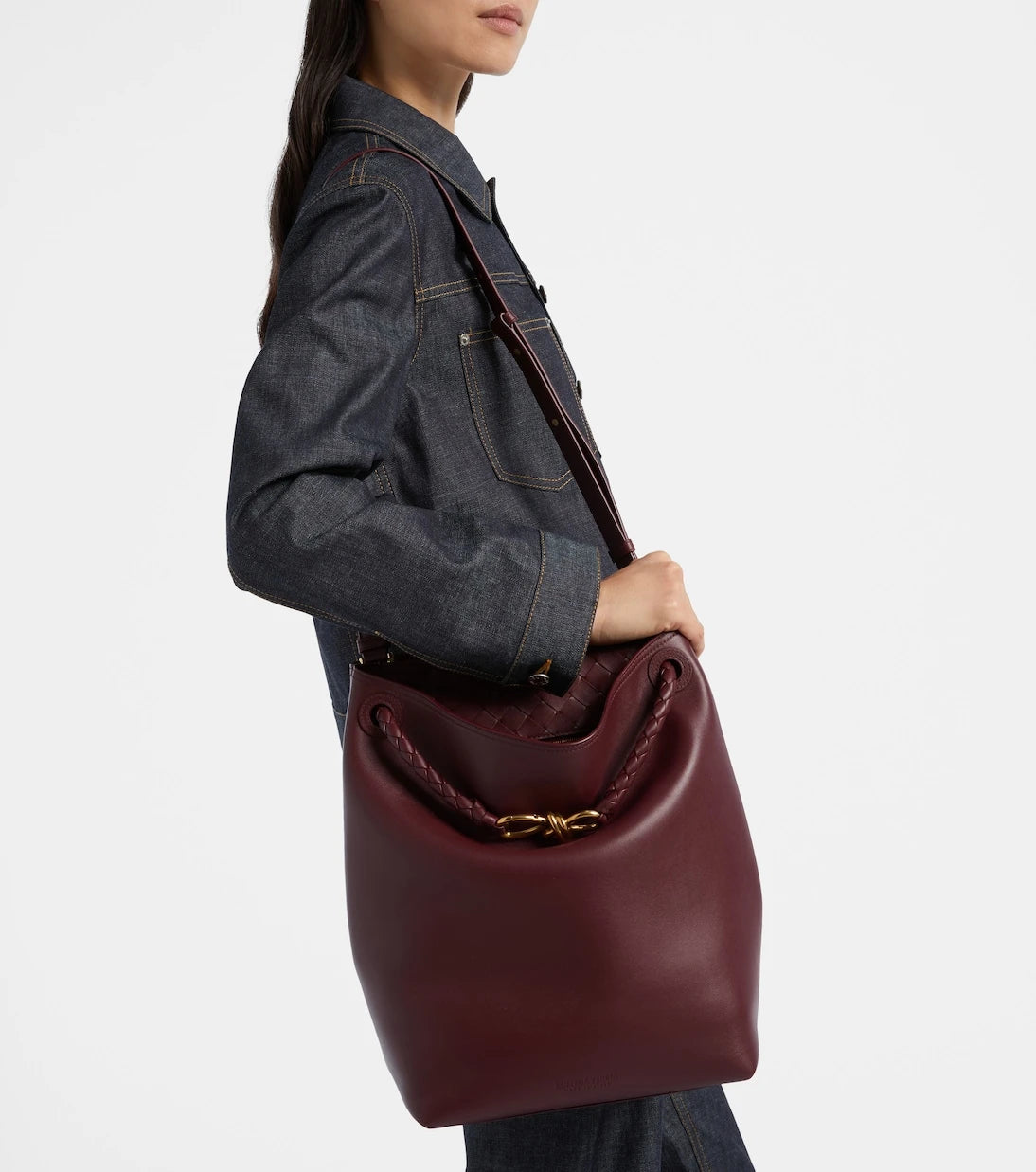 Bottega Veneta - Andiamo Small leather bucket bag