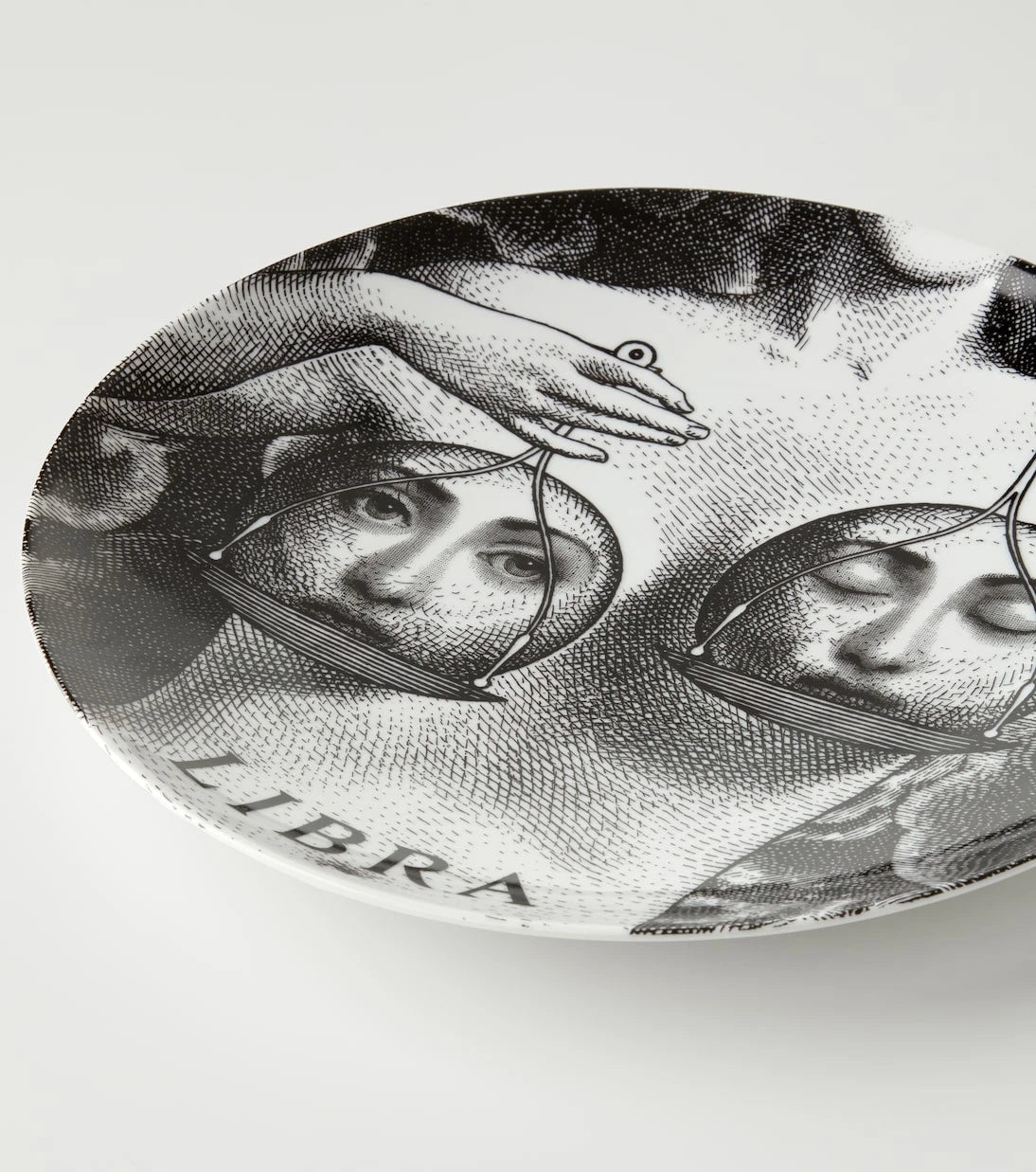 Fornasetti - Tema E Variazioni N.354 Libra wall plate