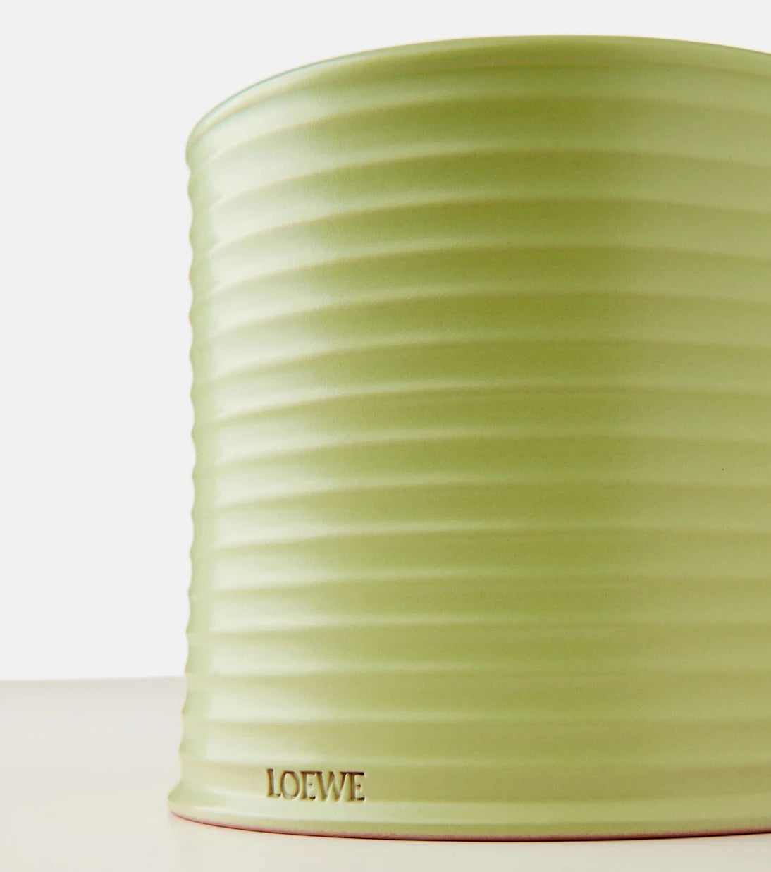 Loewe Home Scents - شمعة الخيار الكبيرة