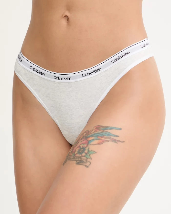 Calvin Klein Underwear kadın pamuk elastan string külot