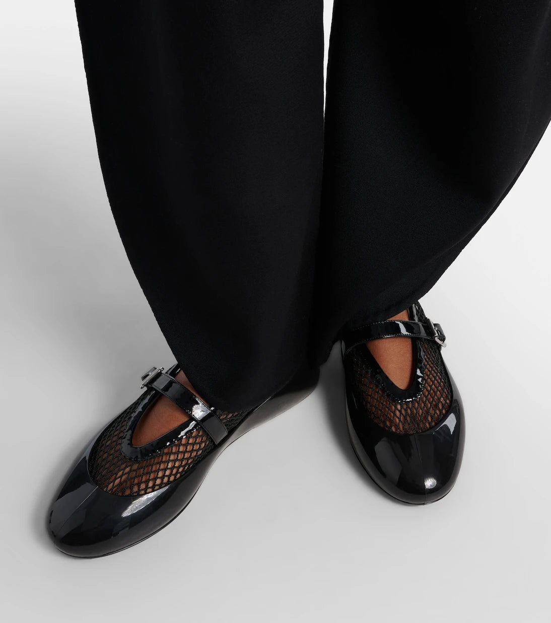 Alaïa - Leather-trimmed fishnet ballet flats