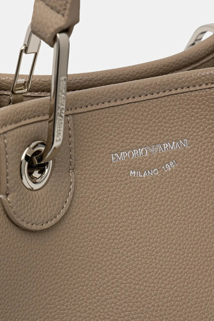 Emporio Armani kadın crossbody çanta