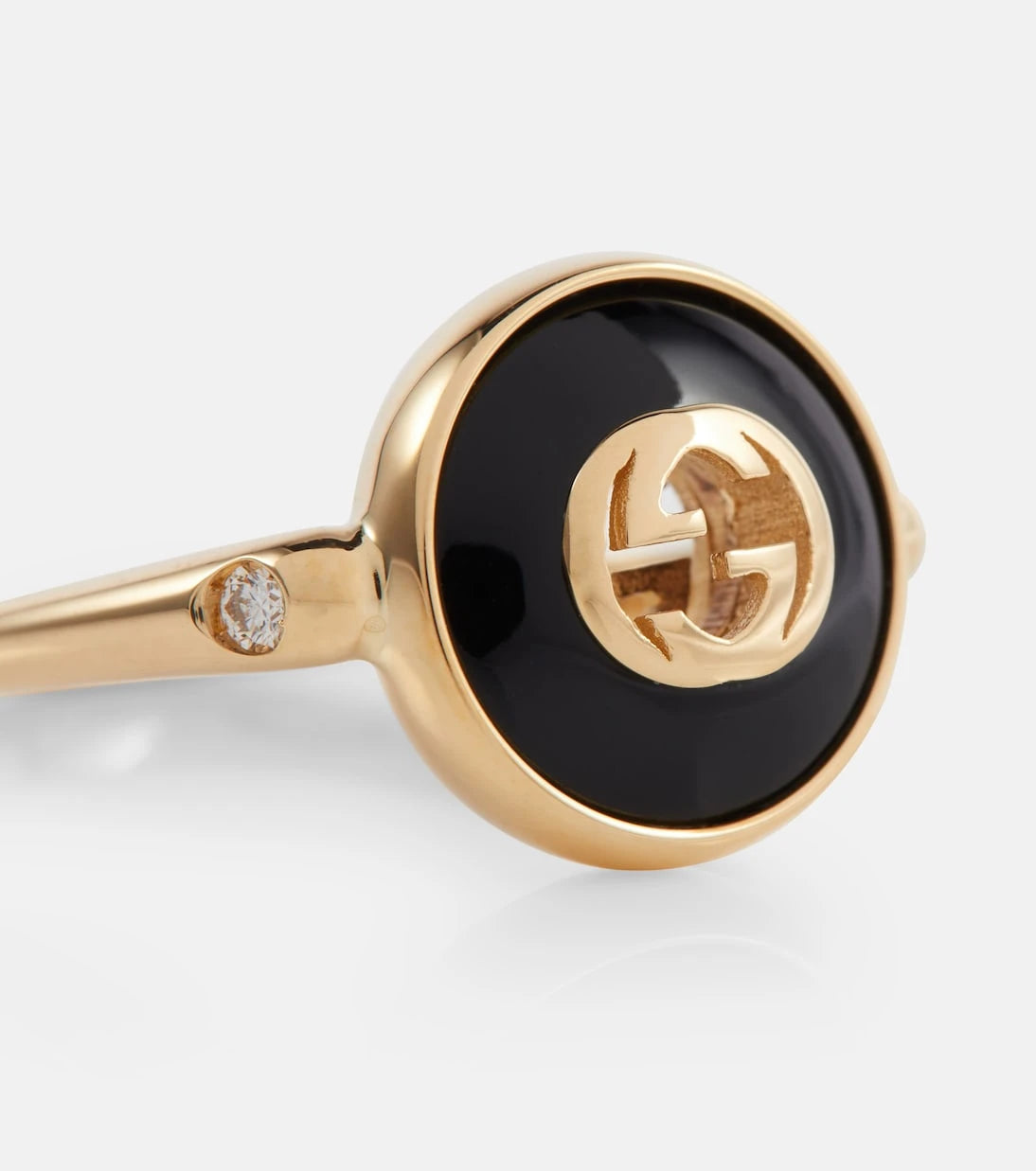 Gucci - Interlocking G 18kt gold ring with onyx and white diamonds