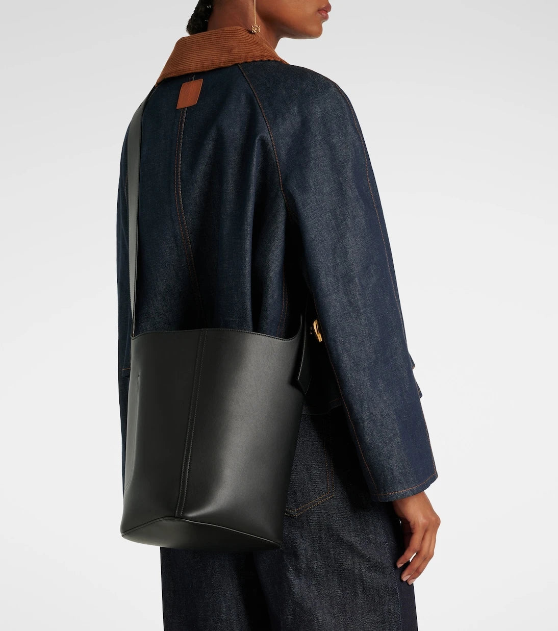 Loewe - Pebble Medium leather bucket bag