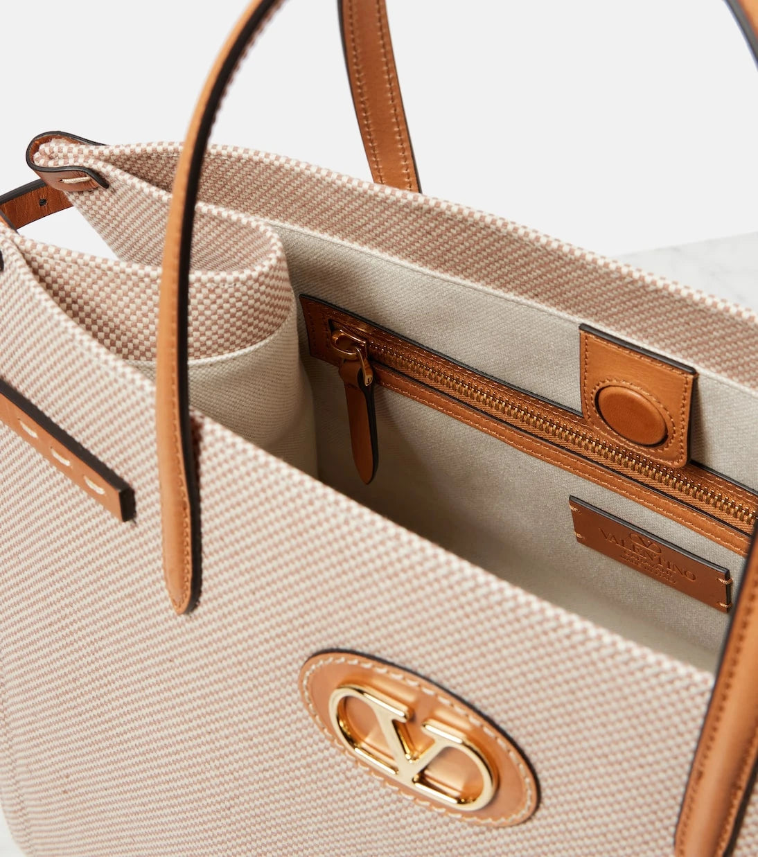 Valentino Garavani - VLogo Large leather-trimmed shoulder bag