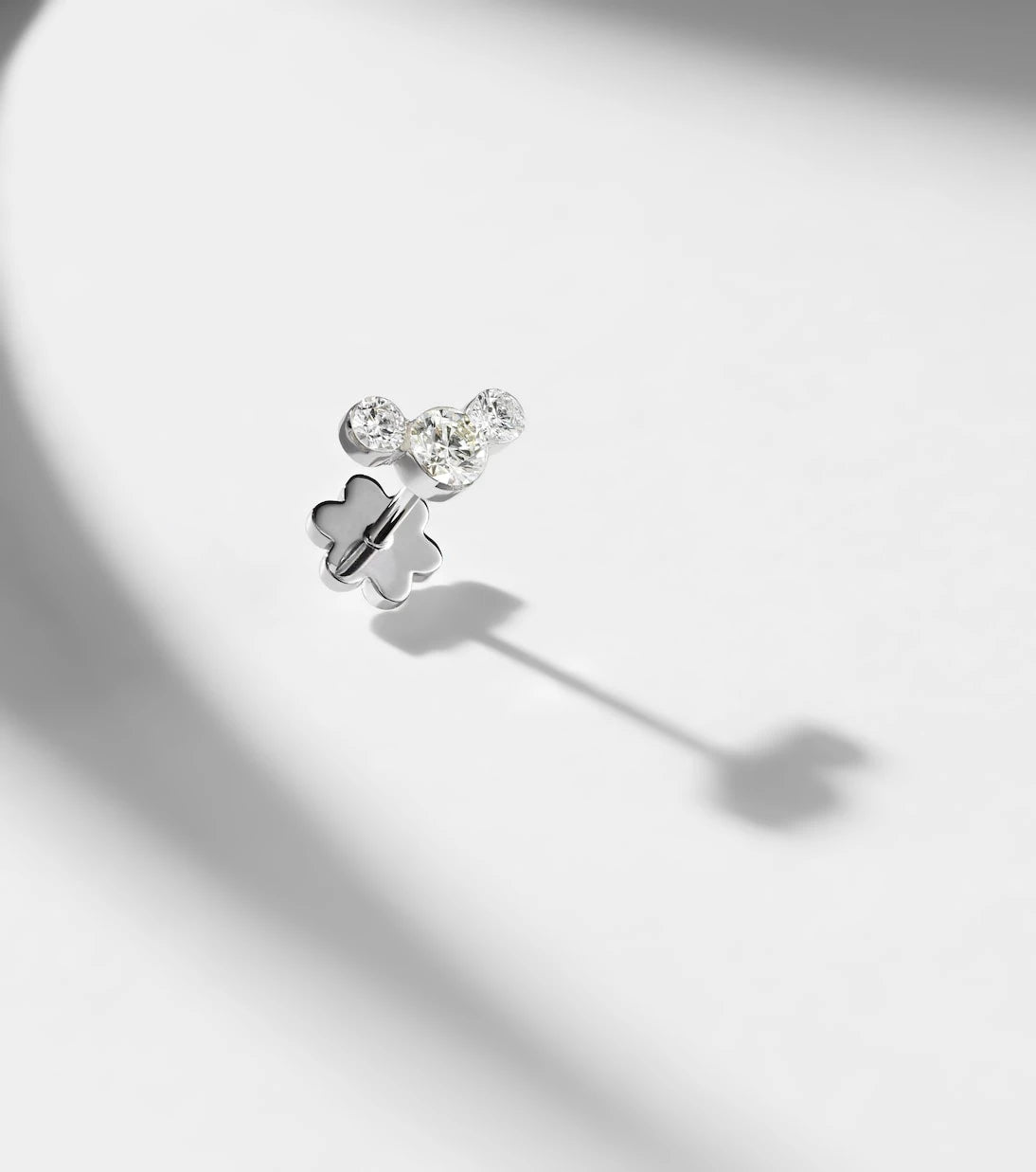Maria Tash - 18kt white gold single earring with diamonds