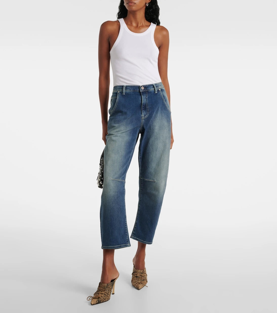 AG Jeans - بنطلون جينز بخصر عالٍ وقصّة ساق برميلية