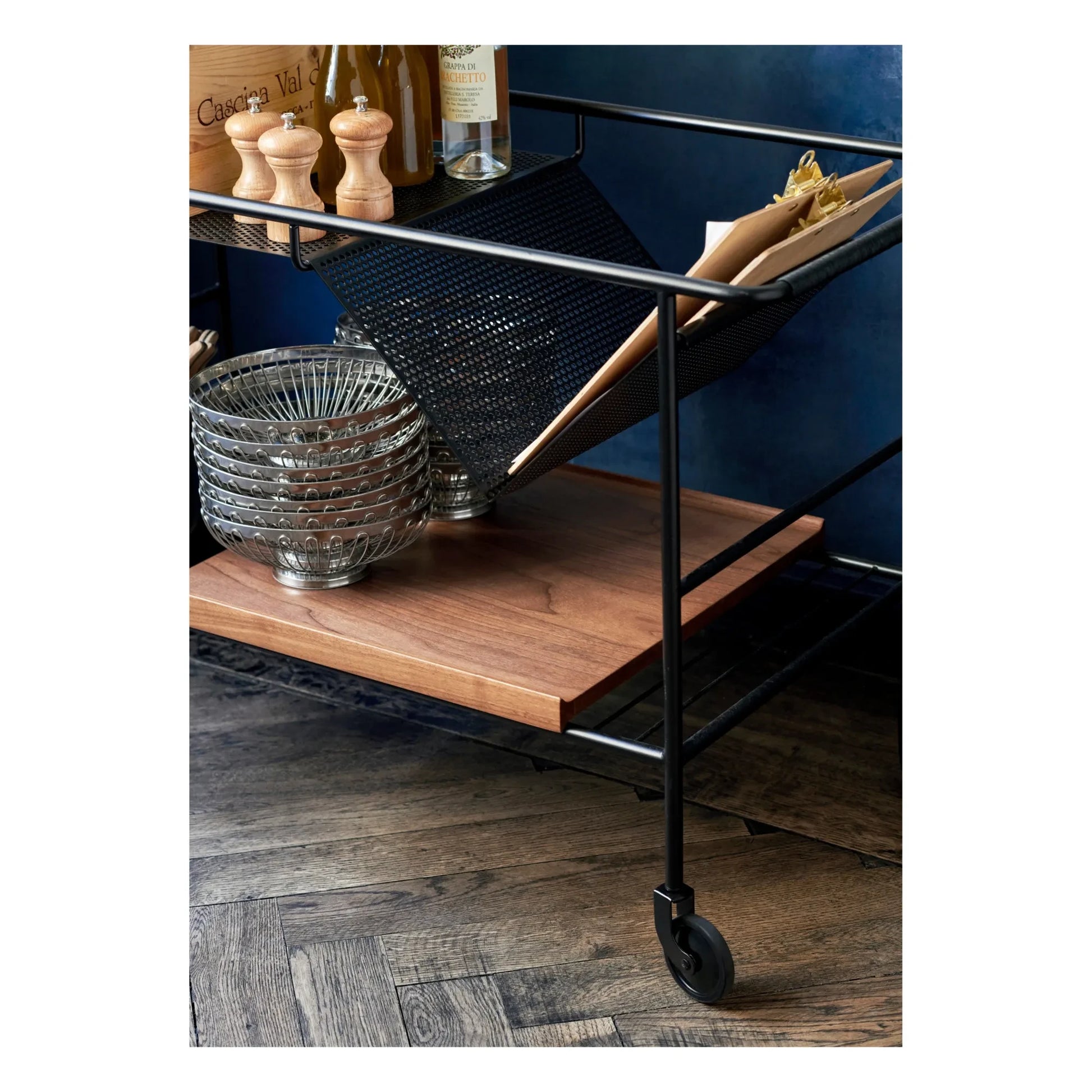 & Tradition - Alima NDS1 Table on Wheels | Walnut