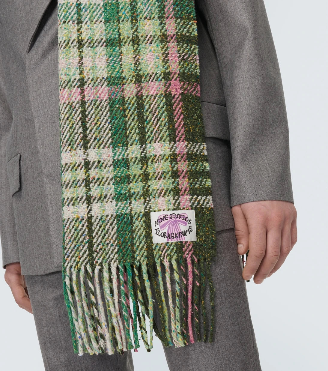 Acne Studios - وشاح كاروهات مزين بشراشيب