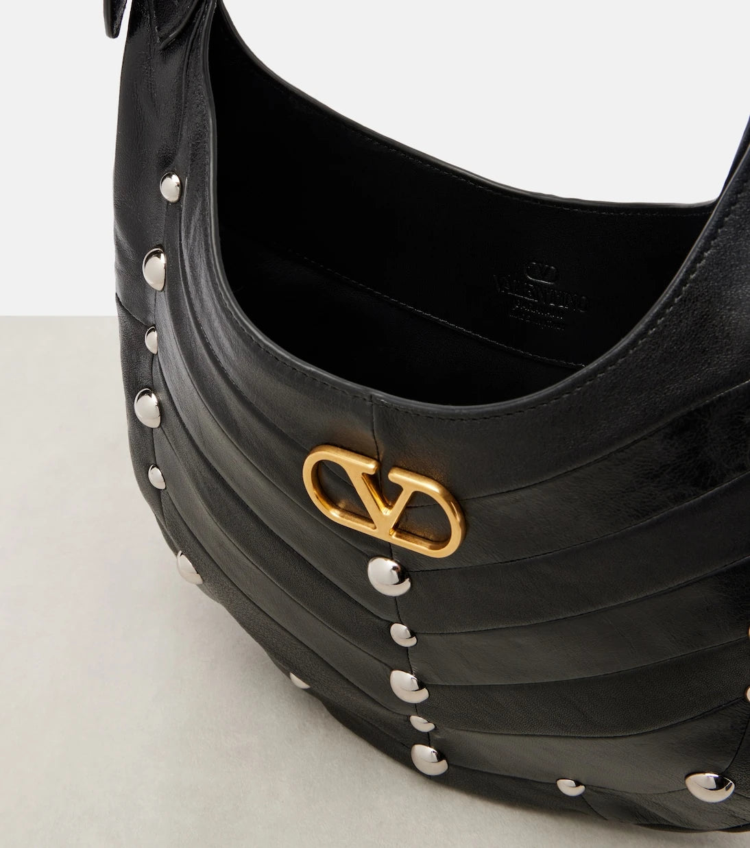 Valentino Garavani - Medium studded leather shoulder bag