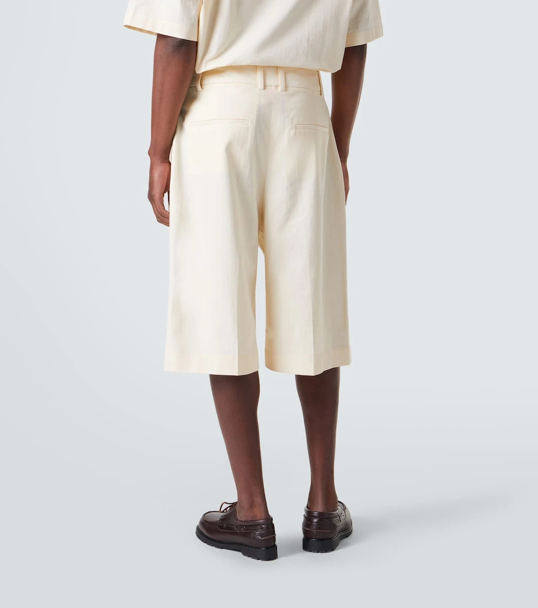 Studio Nicholson - Fowld cotton and linen Bermuda shorts