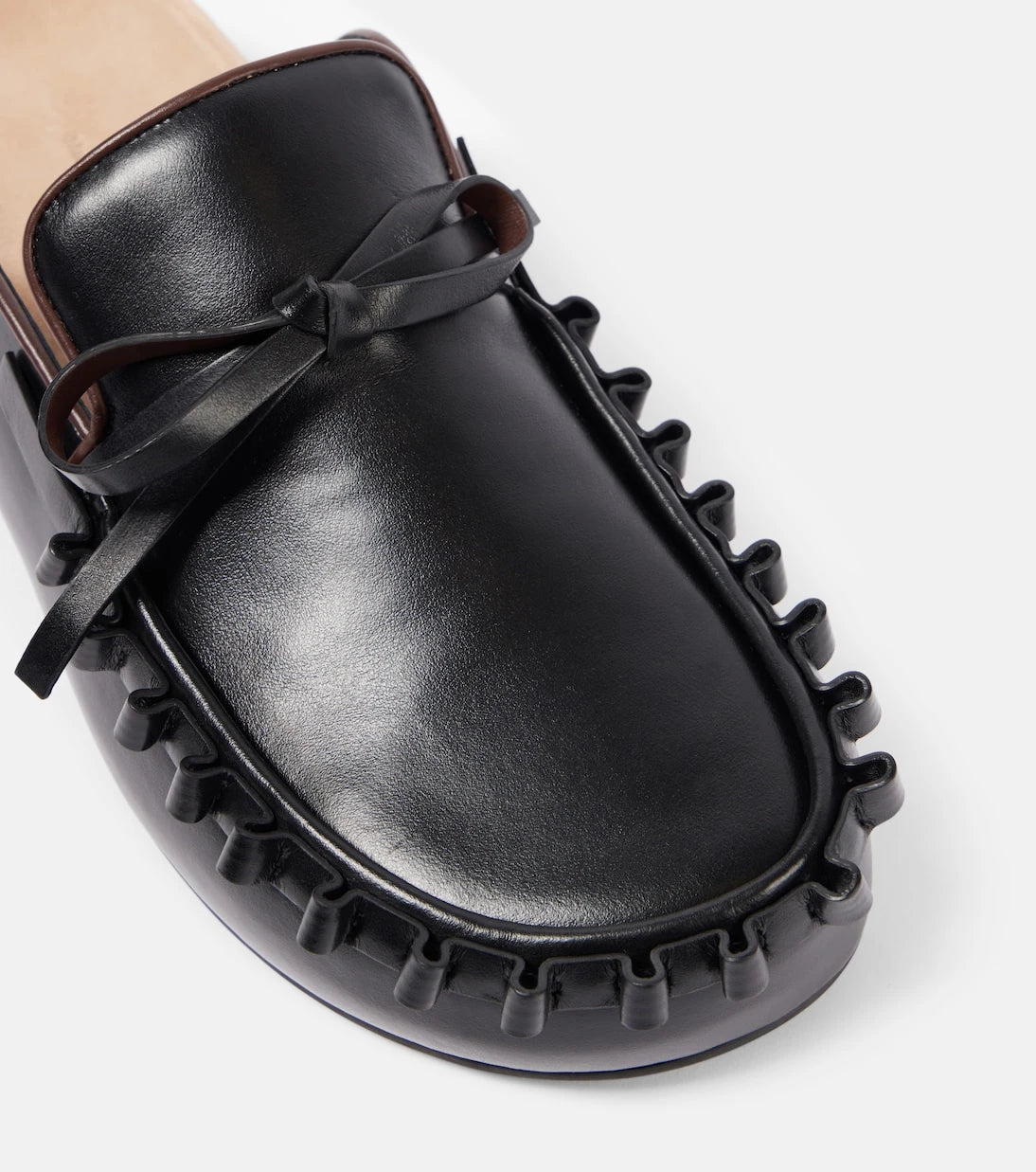 JW Anderson - Ruffled leather mules
