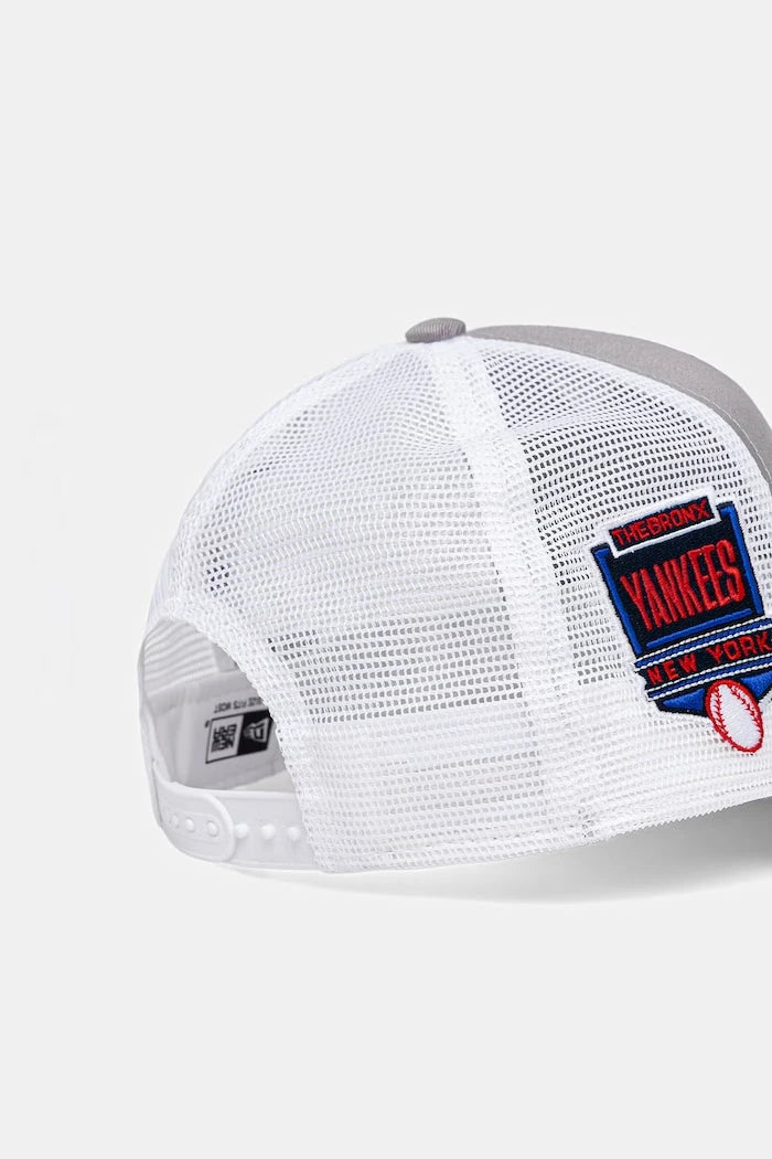 New Era trucker şapka SIDE PATCH TRUCKER NYY
