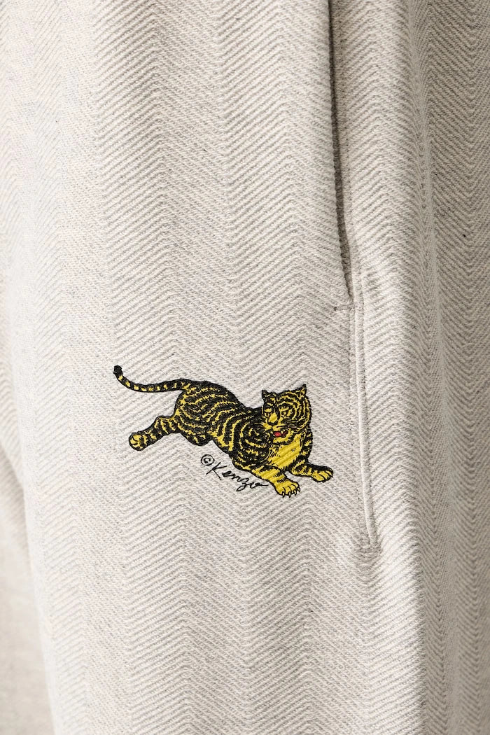 Pamuklu ve elastanlı erkek spor pantolonu