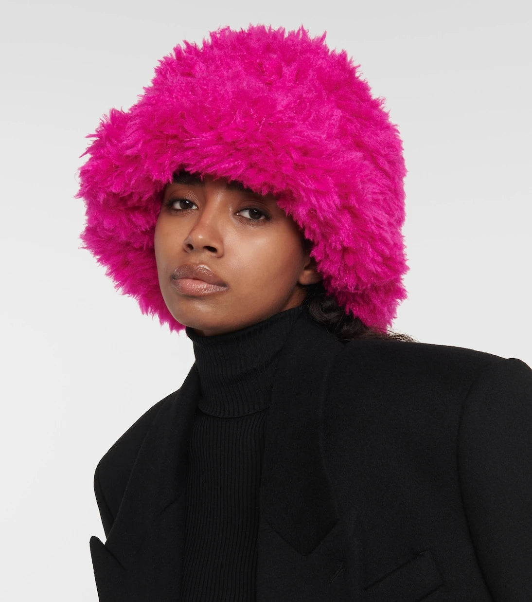 Goldbergh - Bird faux fur bucket hat