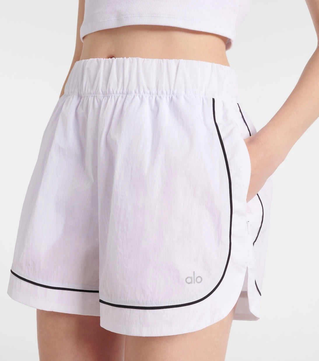Alo Yoga - Motivate logo shorts