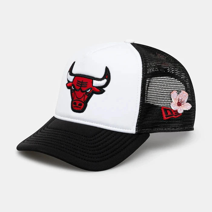 Шапка с козирка New Era NBA Flower Trucker Bulls
