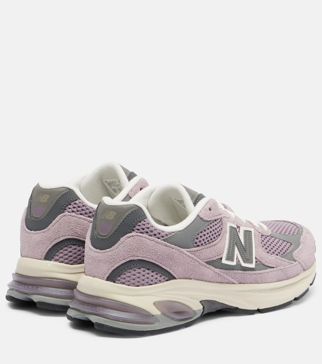New Balance - حذاء رياضي من الشامواه والشبك طراز 2010