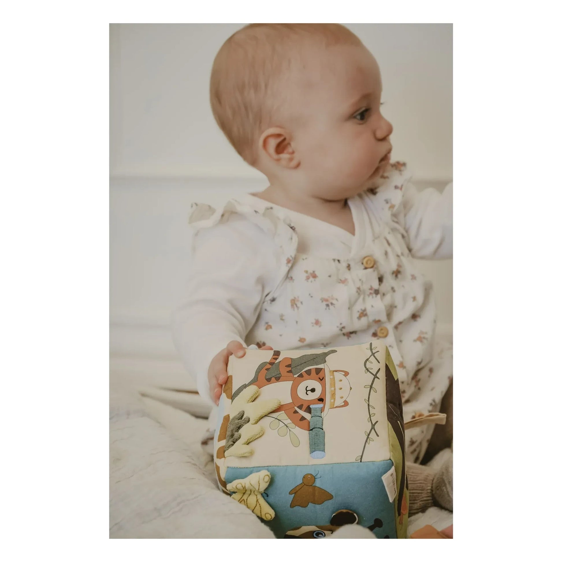 Fabelab - Sensory activity cube - Safari