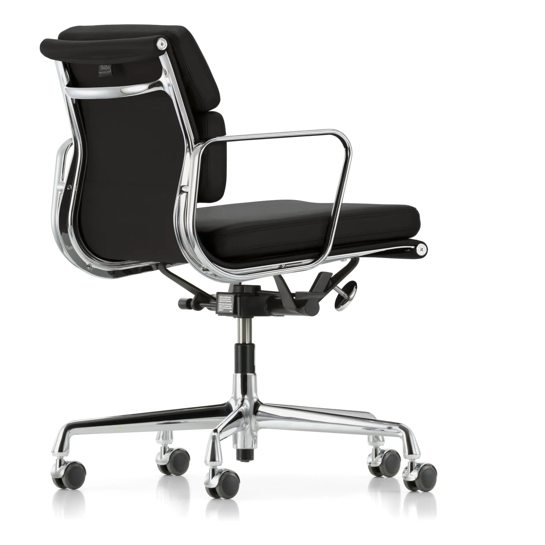 Vitra - EA 217 Leather Soft Pad Chair | Black