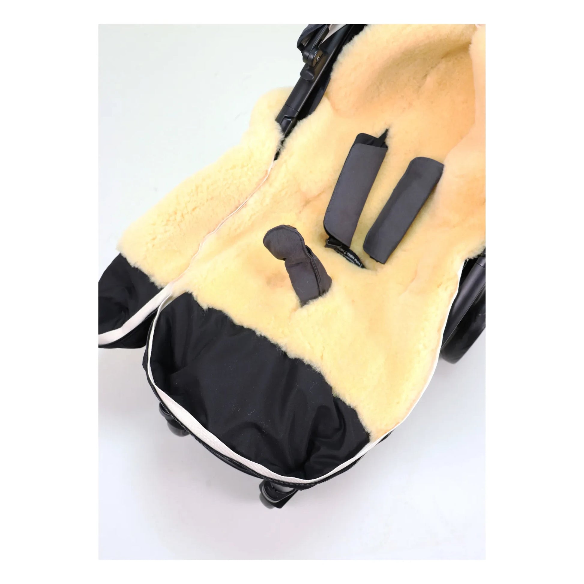 Kaiser - Natura II Universal Footmuff | Black