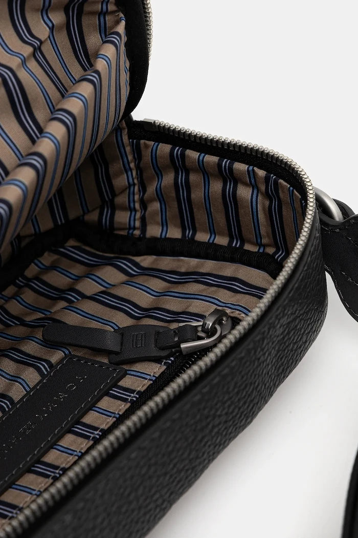 Tommy Hilfiger Deri Omuz Çantası