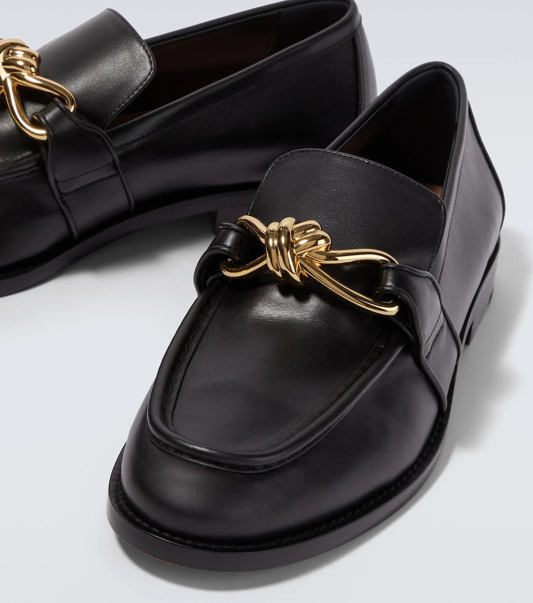 Bottega Veneta - حذاء لوفرز أستير نوت الجلدي