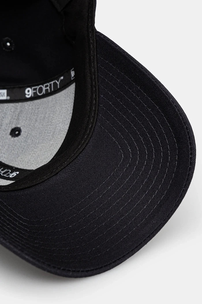 Шапка с козирка New Era