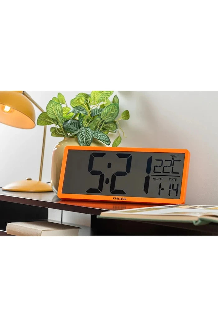 Karlsson Retro LCD Duvar Saati