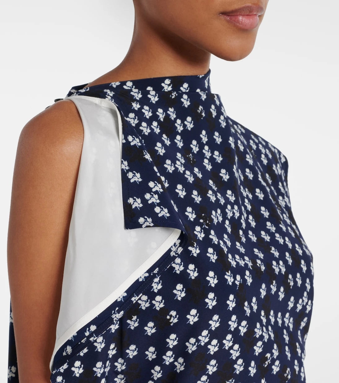 Proenza Schouler - فستان ديفين ماكسي طويل مُزَيّن بالزهور ومنسدل