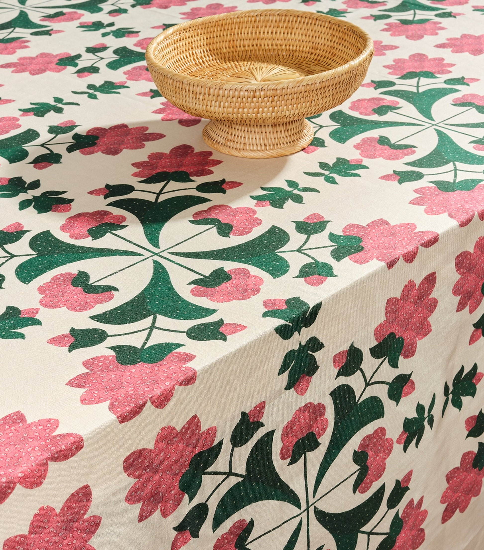 Cabana Magazine Linen Garda Tablecloth (250cm x 250cm)