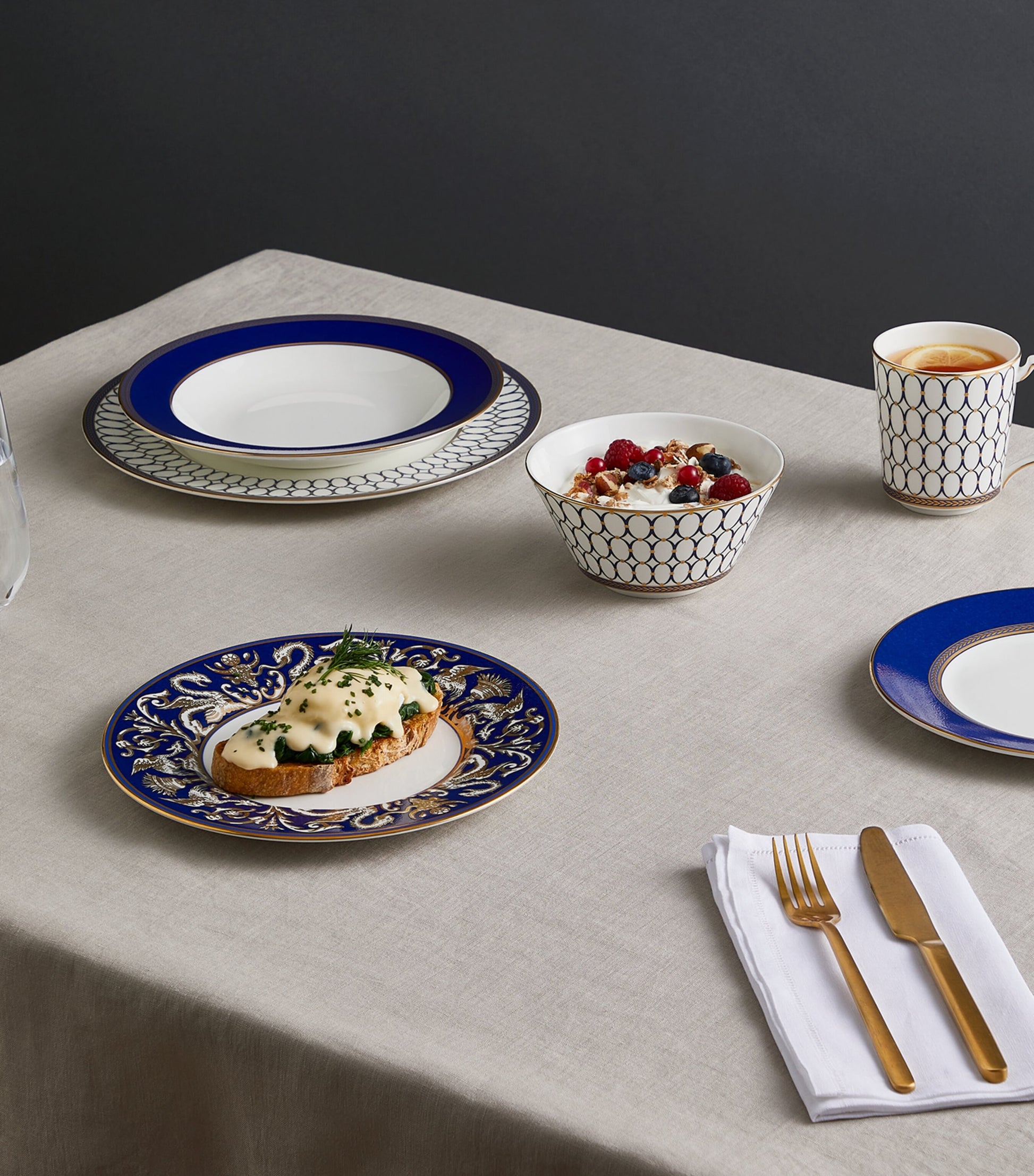 Renaissance Red Oval Platter (34cm)