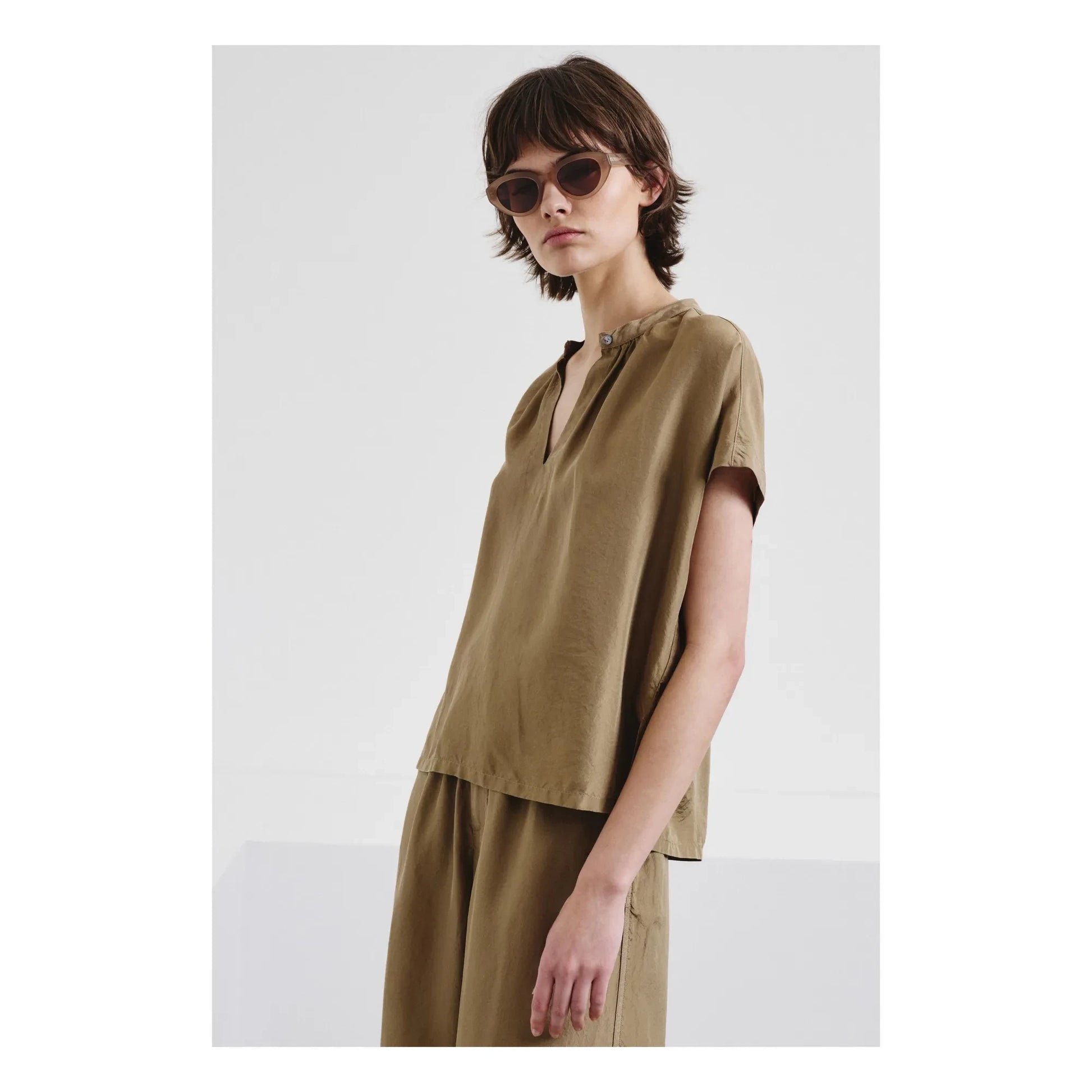 Pomandère - Silk short-sleeve blouse | Taupe brown