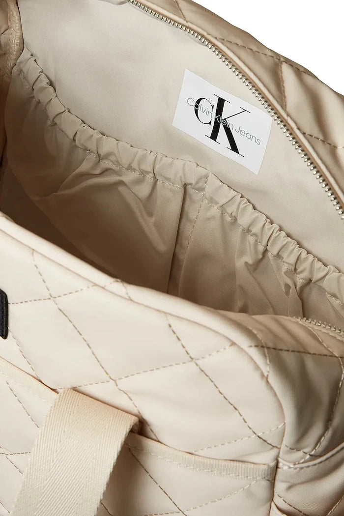 Calvin Klein Jeans чанта за бебе