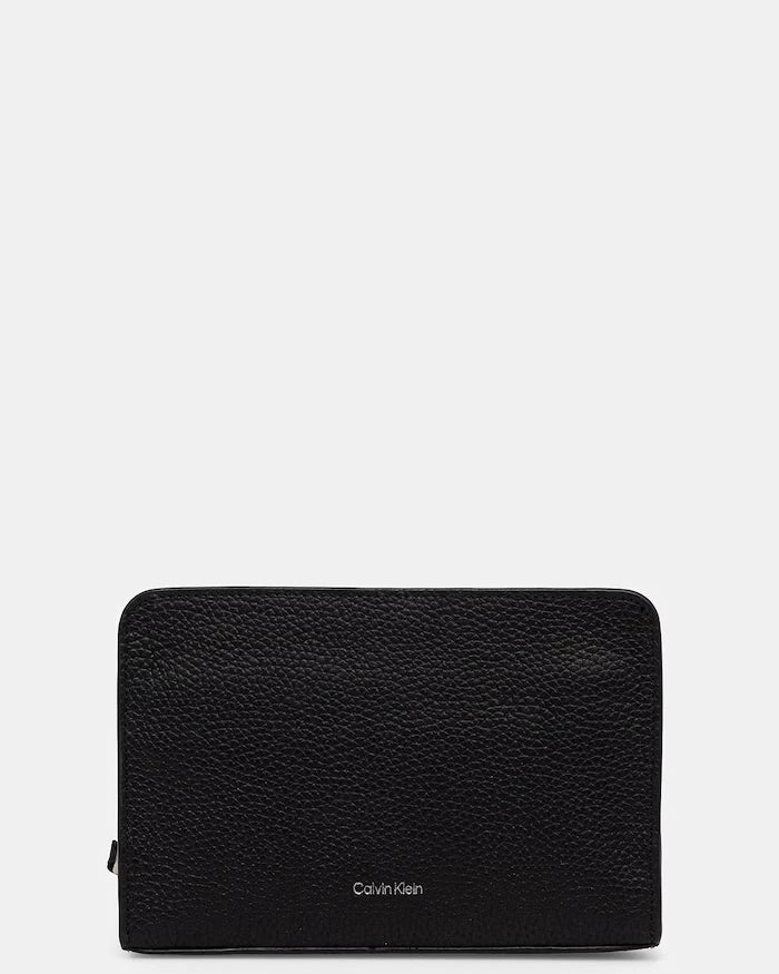 Calvin Klein Erkek Deri Kozmetik Çantası